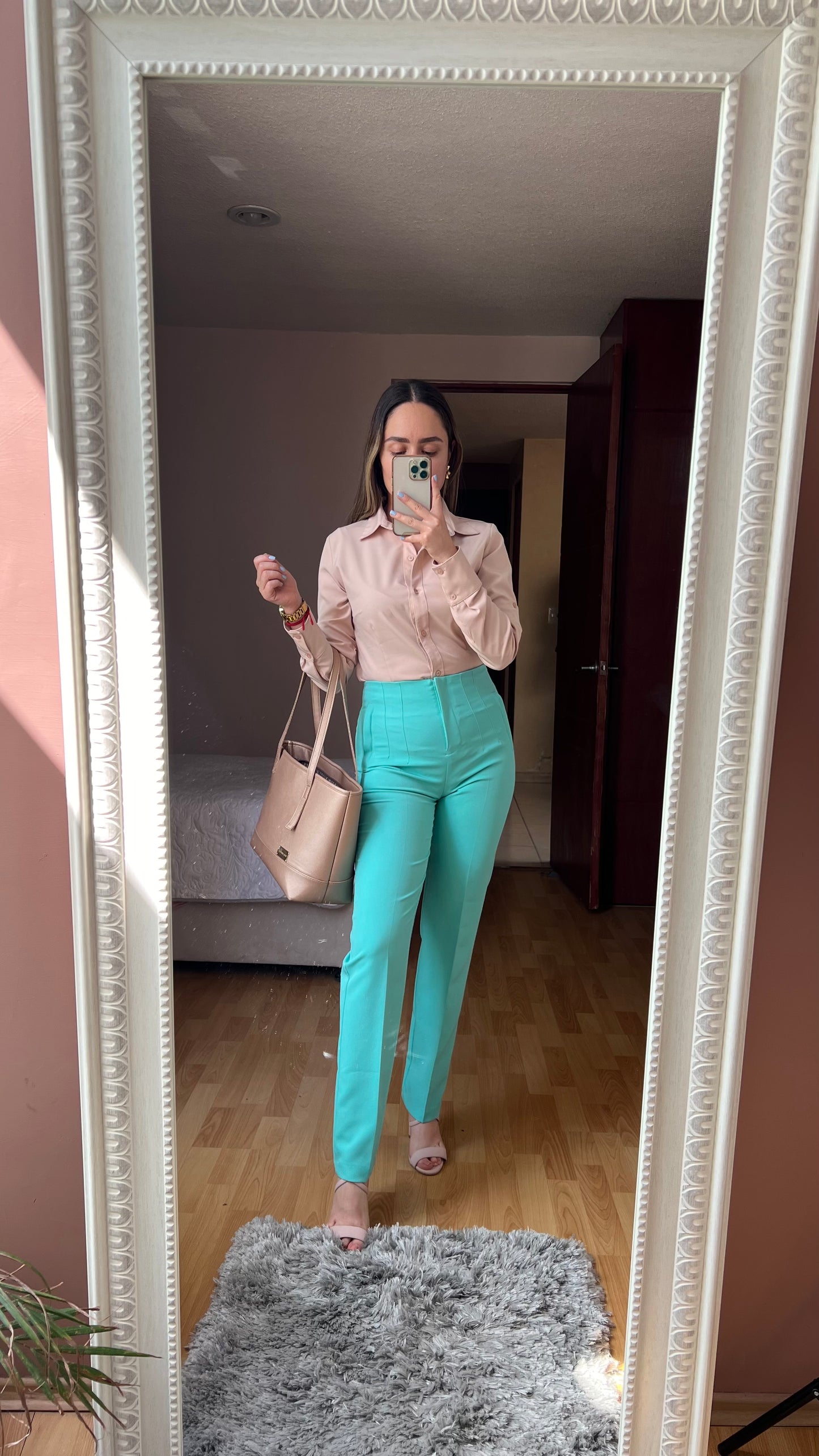 Camisa básica nude