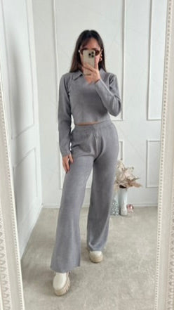 Conjunto sueter cuello gris