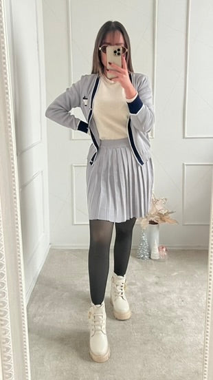 Conjunto falda tableada gris